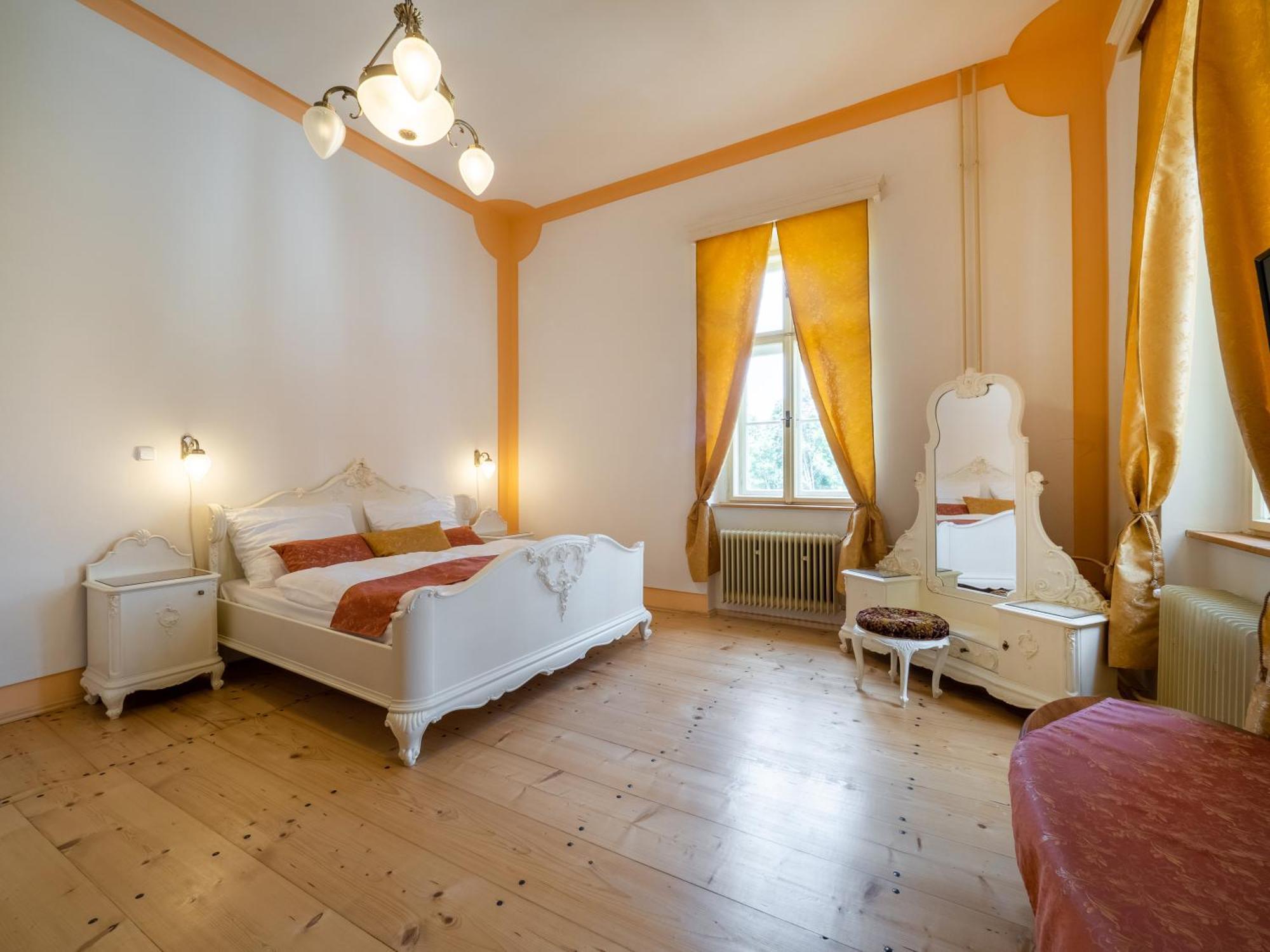 Zamecek Waldsteinovo Zatisi Maison d'hôtes *