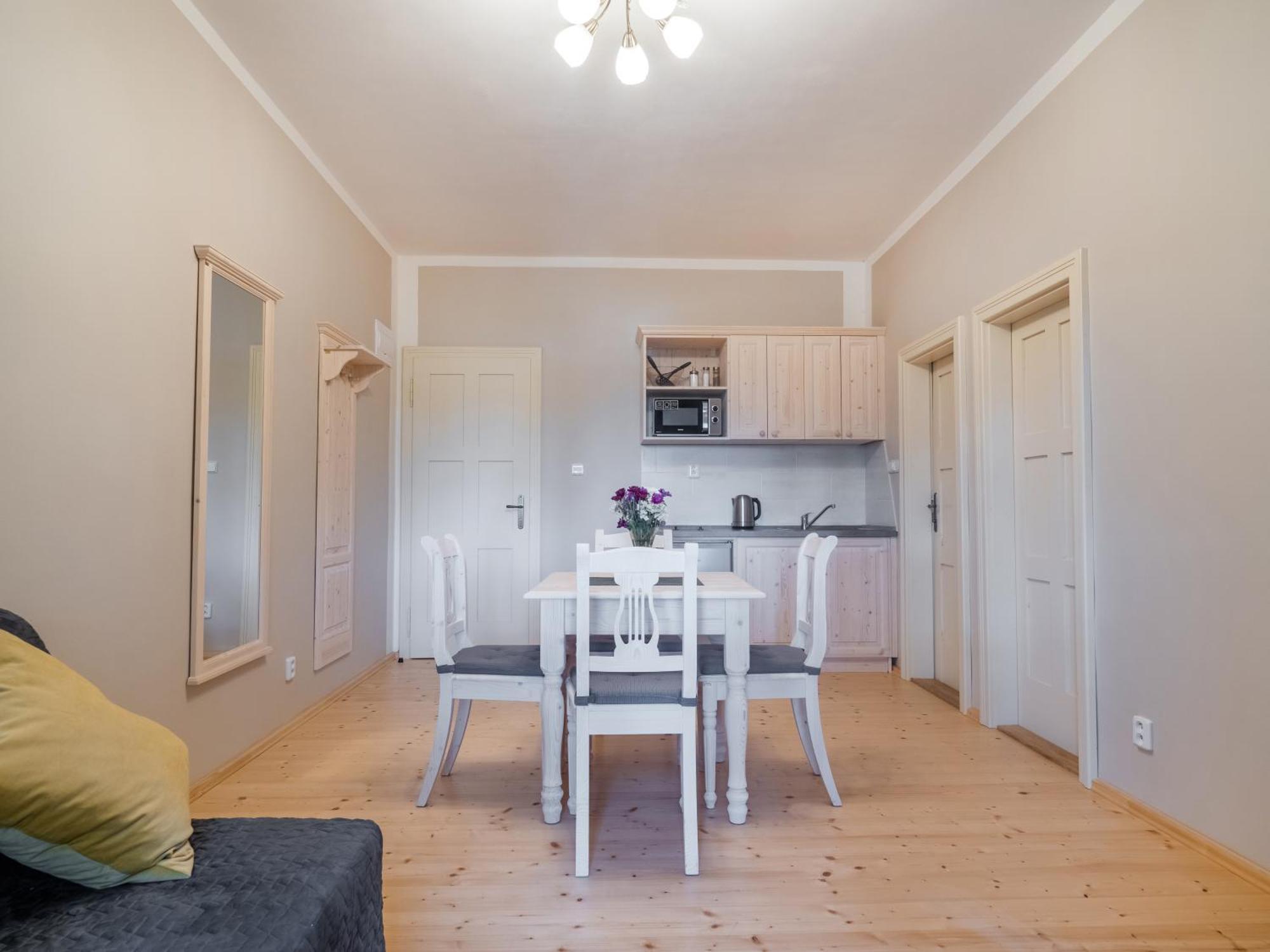 Zamecek Waldsteinovo Zatisi Maison d'hôtes *